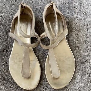 Comptoir des Cotonniers gold thong sandals